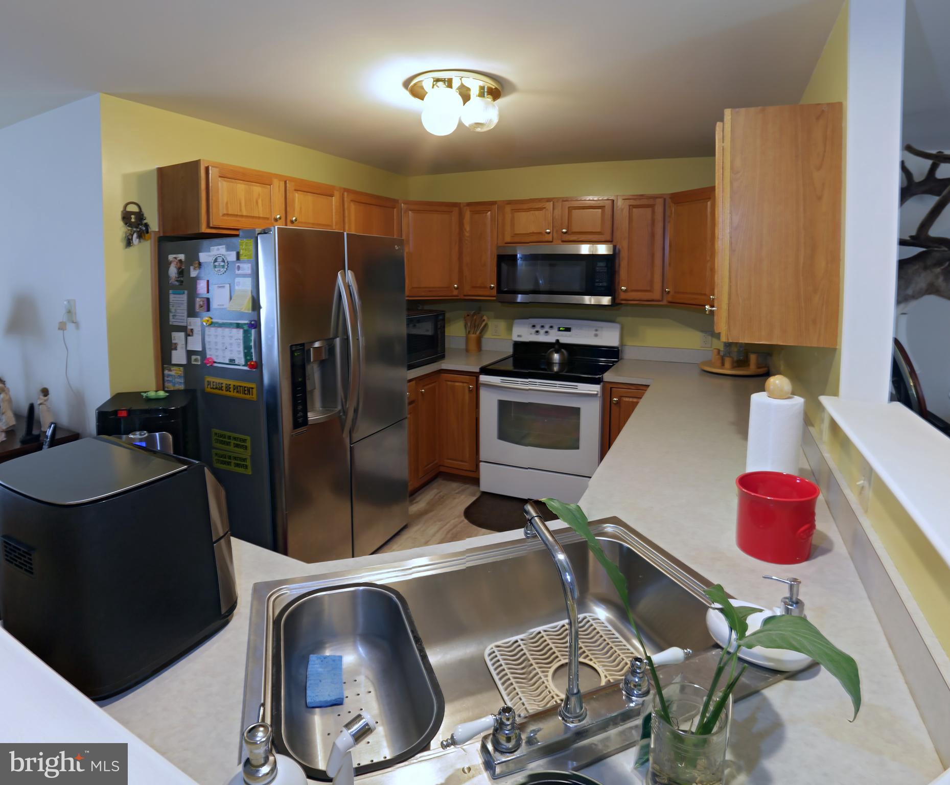 432 North Oak Street Lititz, PA 17543 - Photo 6 of 27 Kitchen includes all appliances
