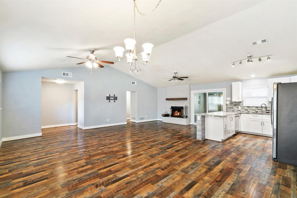 909 North Dove Road Grapevine, TX 76051 - Photo 7 of 30
