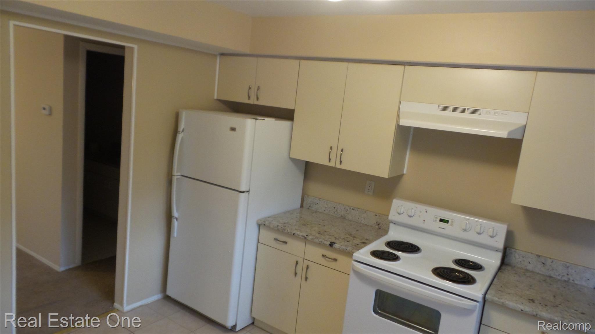 29535 Pine Ridge Circle, Unit 10 Farmington, MI 48331 - Photo 11 of 43 20200805_191139.jpg
