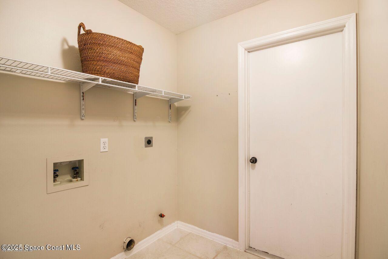 2091 Lionel Drive Melbourne, FL 32940 - Photo 15 of 17 lionel 18