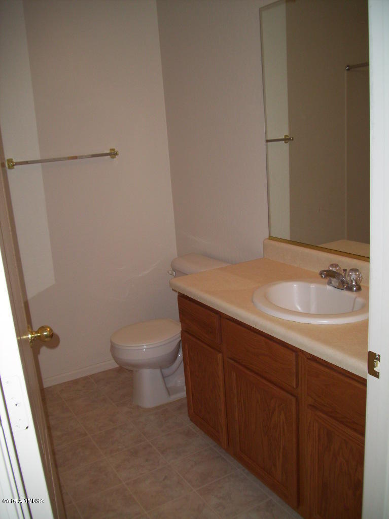 1292 East Pryor Road San Tan Valley, AZ 85140 - Photo 4 of 4 bath