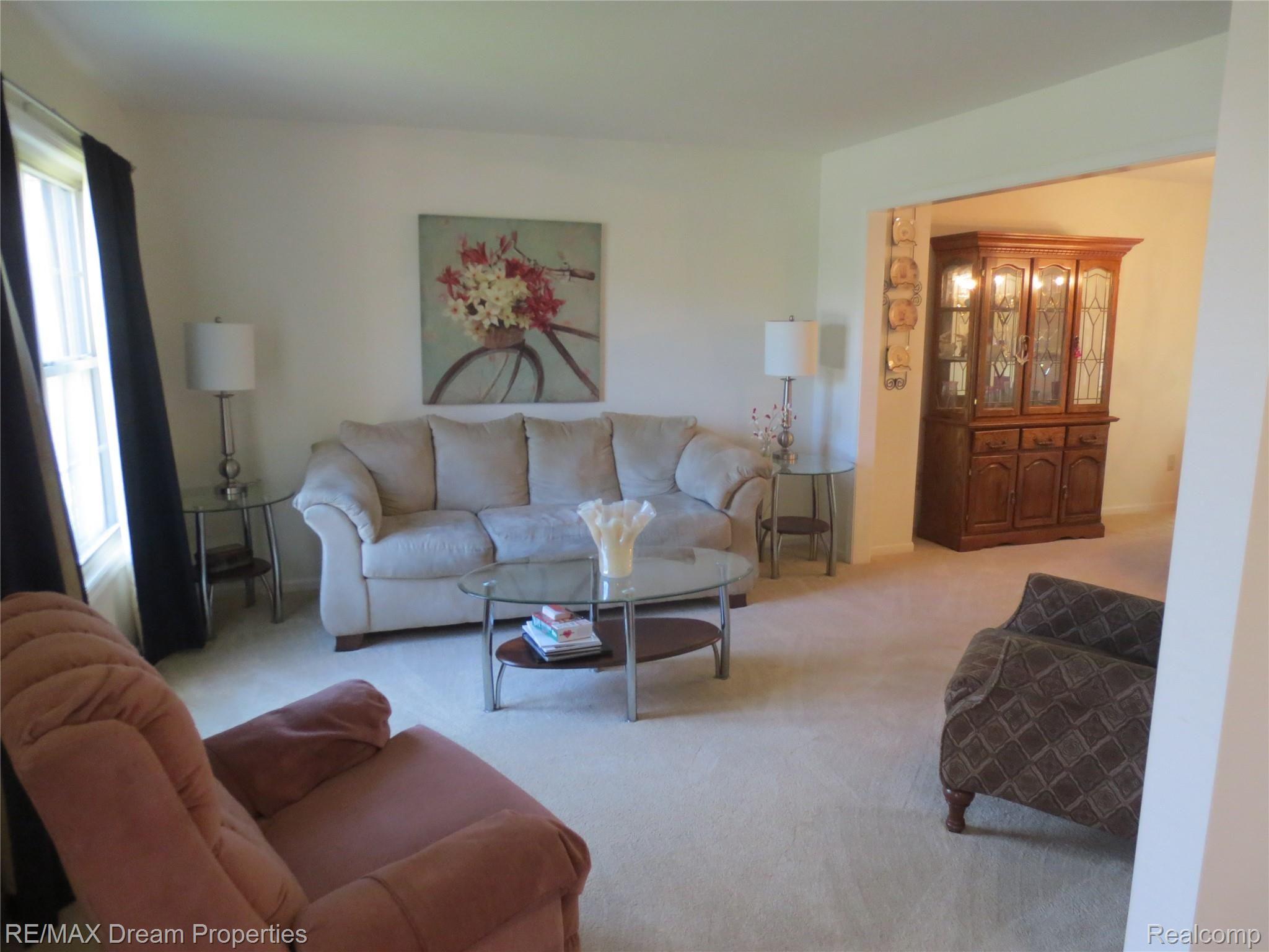 6897 Fox Path Canton, MI 48187 - Photo 4 of 31 IMG_2110.JPG