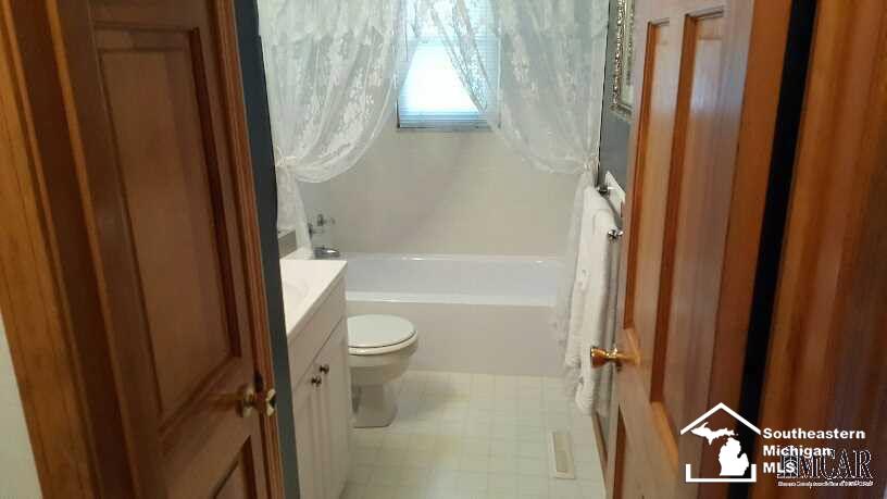1630 South Custer Road Monroe, MI 48161 - Photo 10 of 21