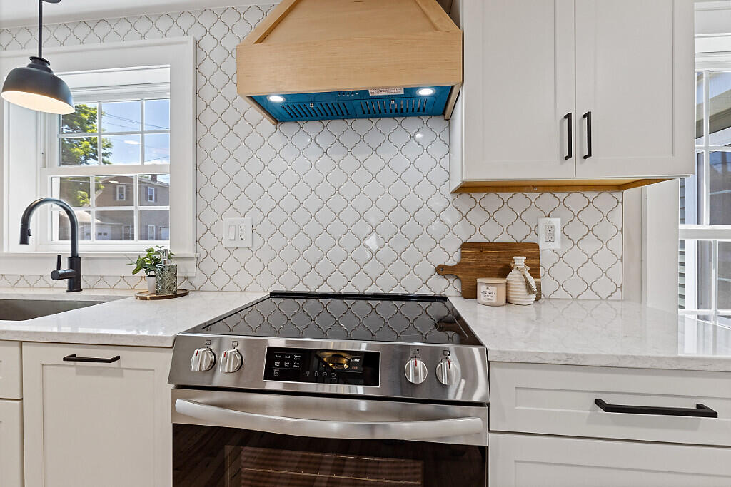 22 Shaw Street Newport, ME 04953 - Photo 9 of 50 Kitchen