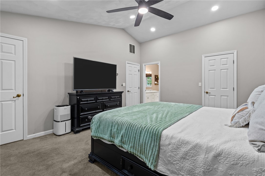 194 Council Rock Road Cranston, RI 02921 - Photo 25 of 46