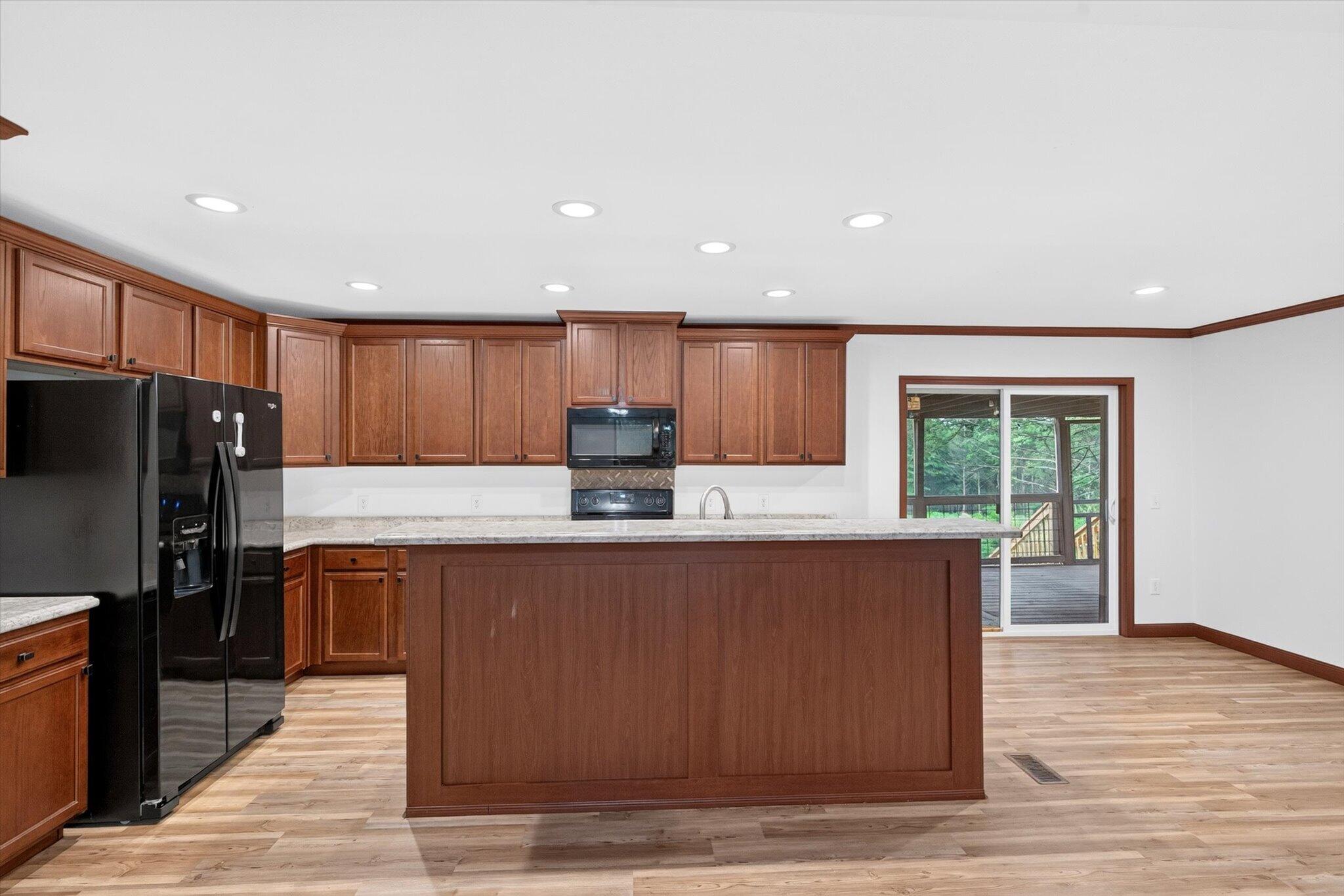 4776 South 172nd Road Bolivar, MO 65613 - Photo 8 of 41 Kitchen