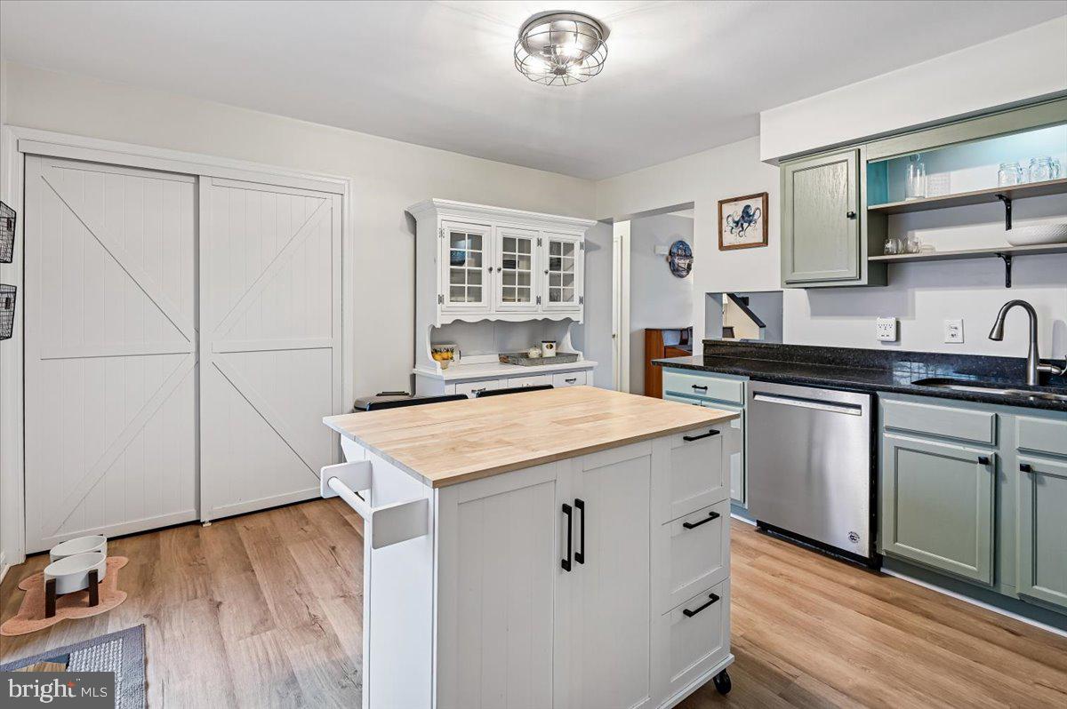 5191 Spring Avenue Shady Side, MD 20764 - Photo 6 of 39