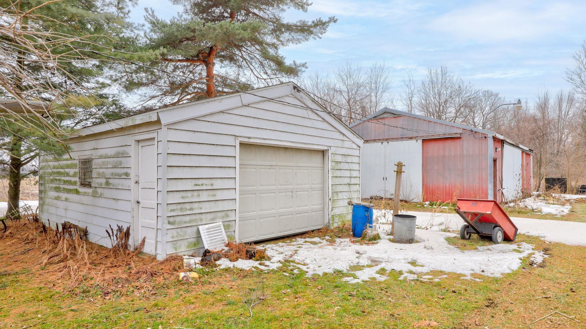 6325 Becker Road Saginaw, MI 48601 - Photo 28 of 47 50098435-27.JPG