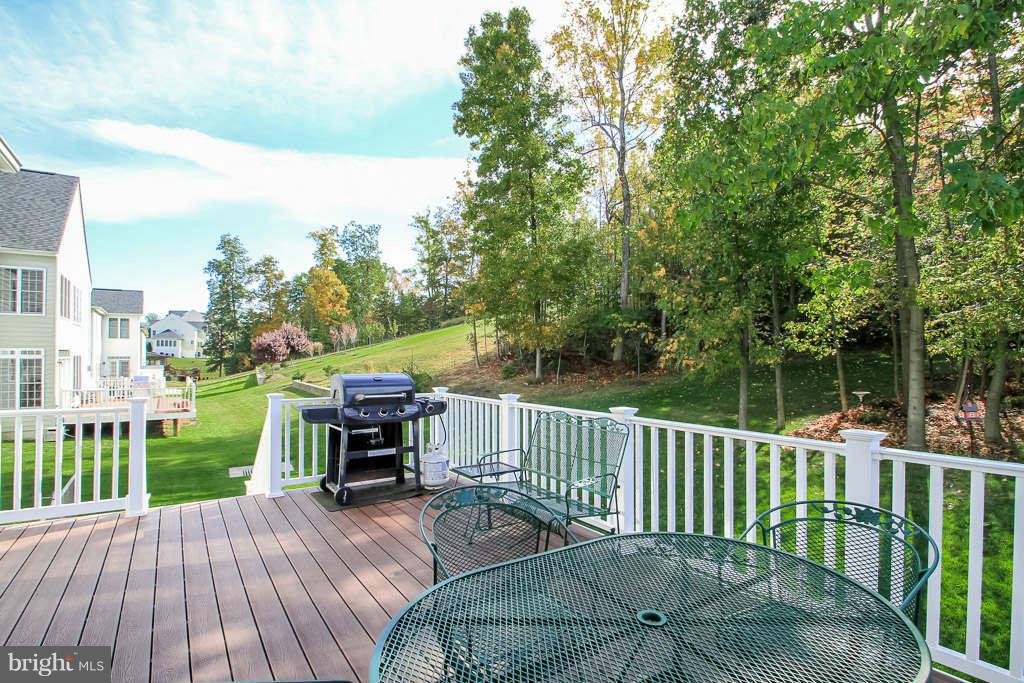 18515 Kerill Road Triangle, VA 22172 - Photo 27 of 30 LOW MAINTENANCE Composite Deck