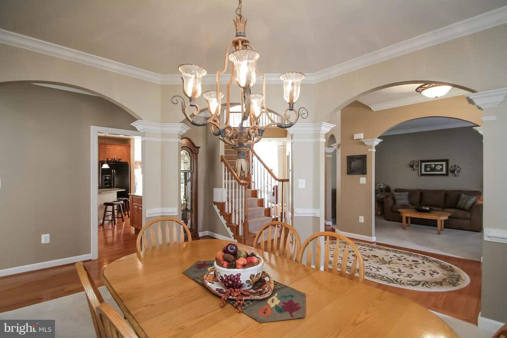 18515 Kerill Road Triangle, VA 22172 - Photo 4 of 30 Huge Dining Room