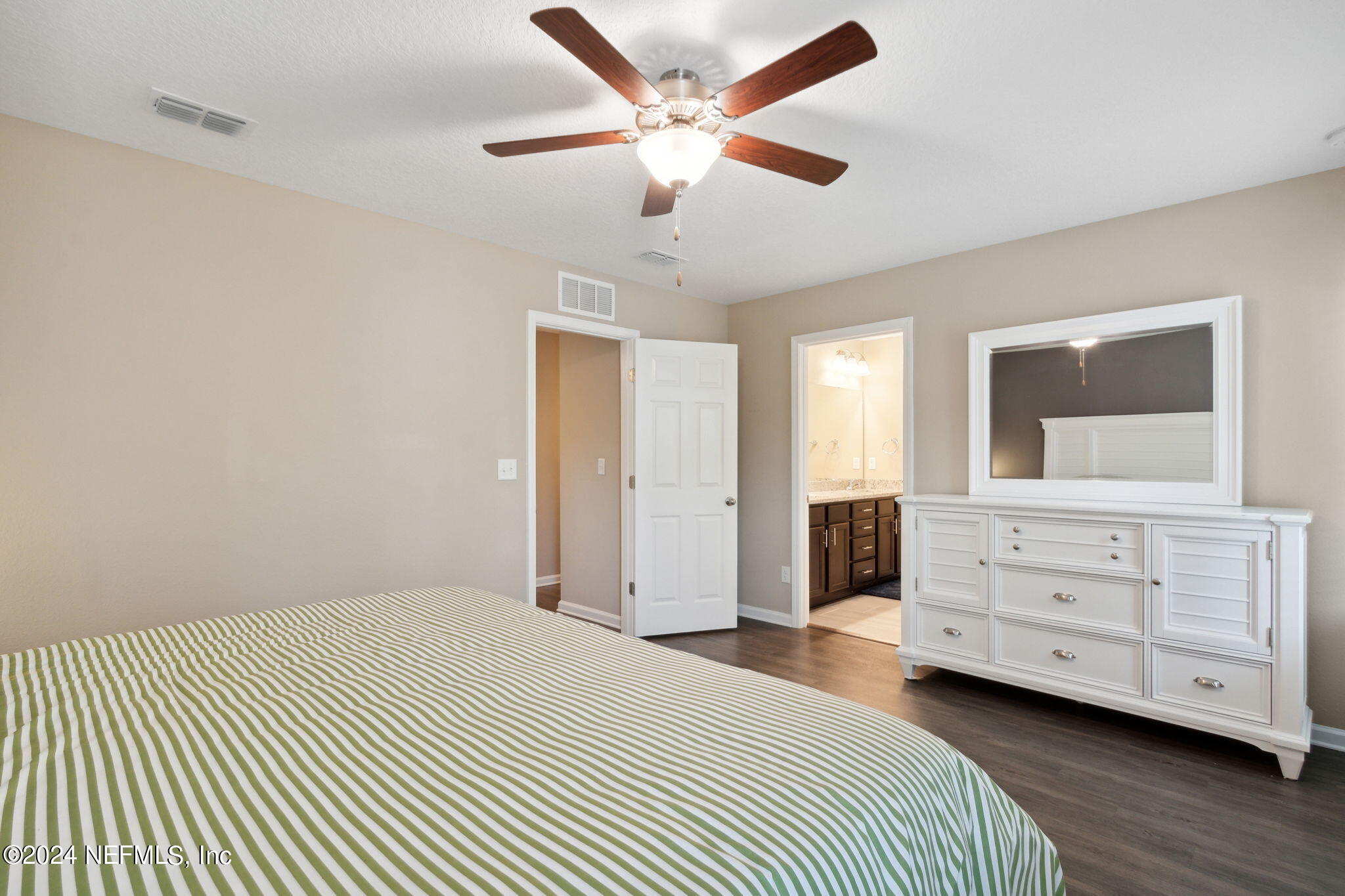 2021 Traymore Road Jacksonville, FL 32207 - Photo 18 of 40 Master Bedroom
