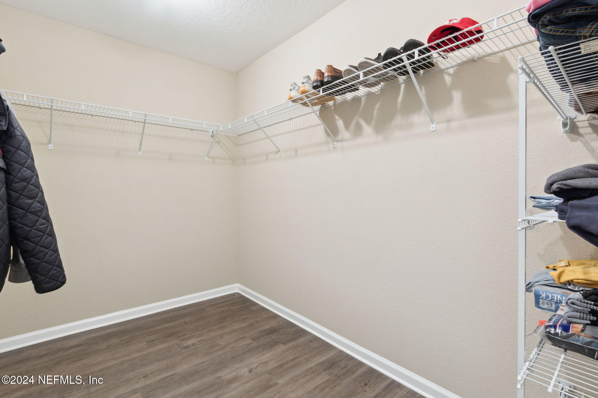 2021 Traymore Road Jacksonville, FL 32207 - Photo 22 of 40 Master Closet