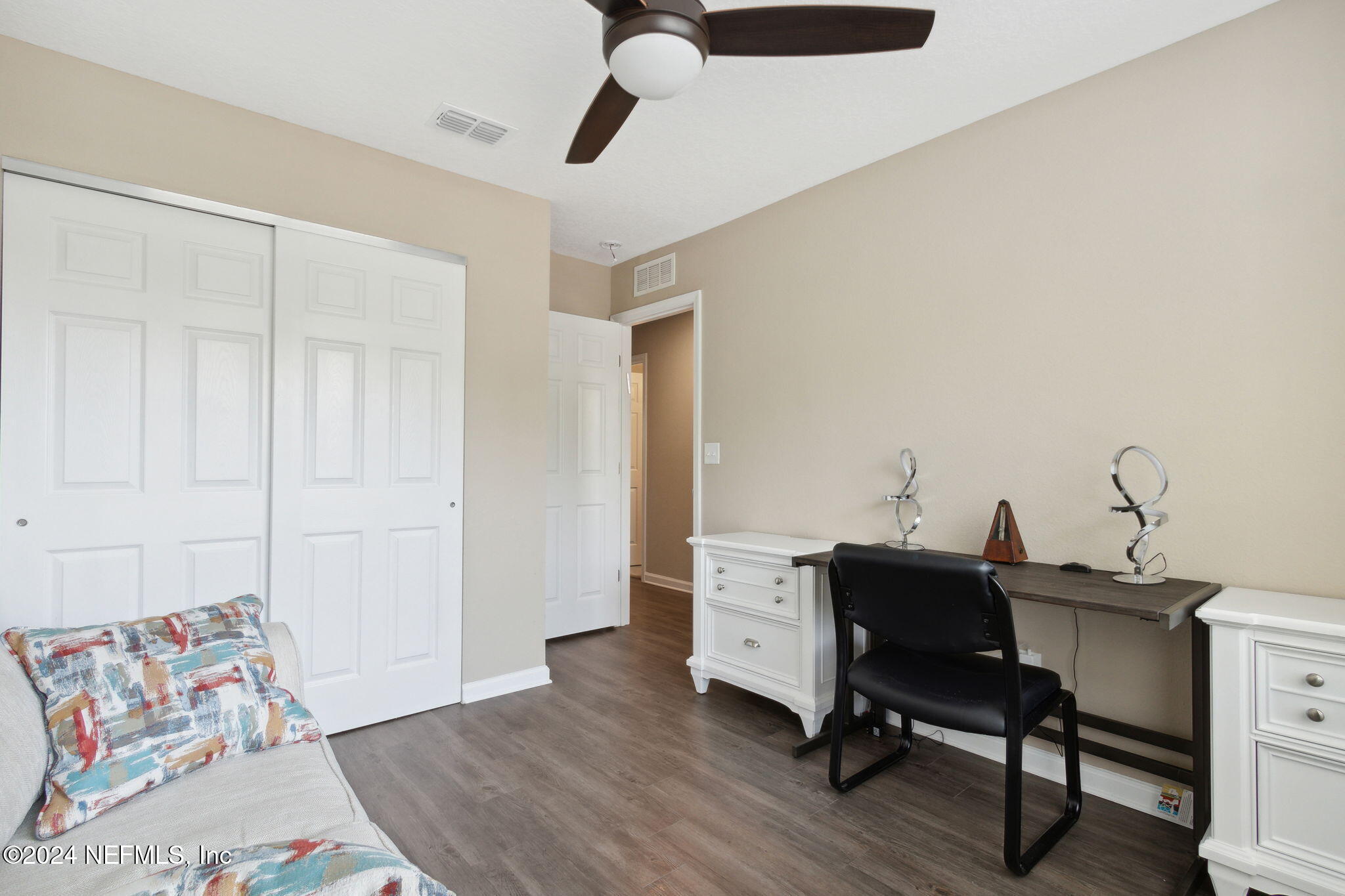 2021 Traymore Road Jacksonville, FL 32207 - Photo 27 of 40 Guest Room