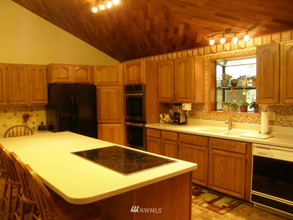 4852 Wishkah Road Aberdeen, WA 98520 - Photo 2 of 15 Gallery Image 2
