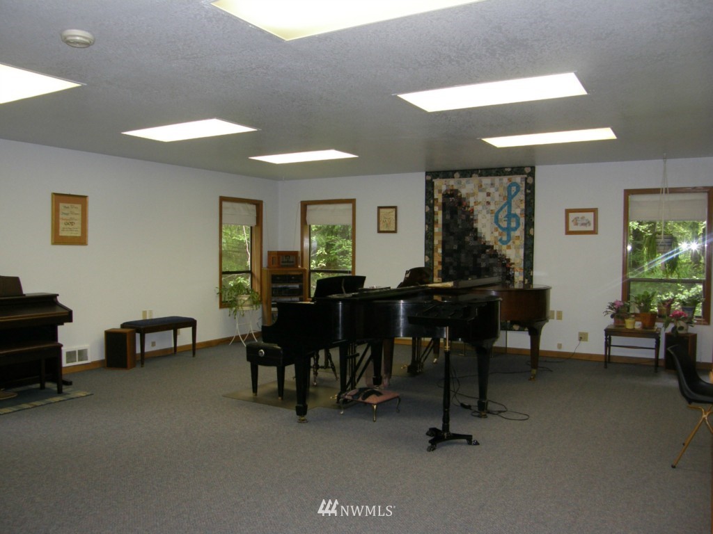 4852 Wishkah Road Aberdeen, WA 98520 - Photo 12 of 15 Gallery Image 12