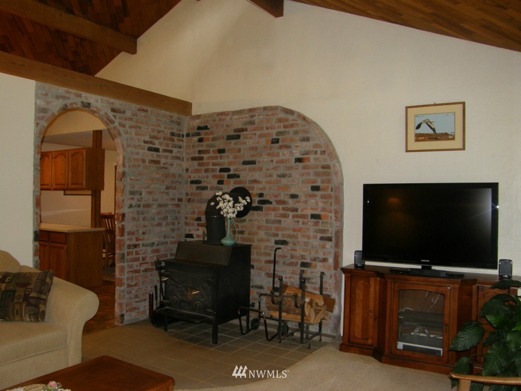 4852 Wishkah Road Aberdeen, WA 98520 - Photo 5 of 15 Gallery Image 5