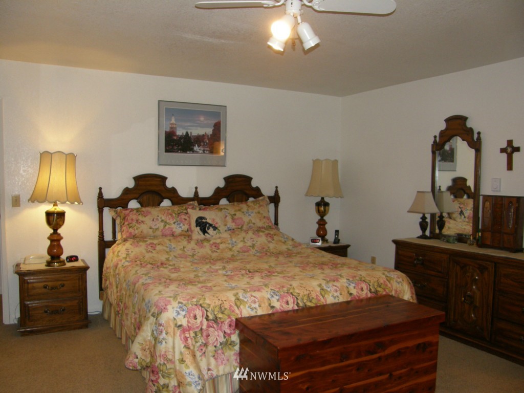 4852 Wishkah Road Aberdeen, WA 98520 - Photo 9 of 15 Gallery Image 9