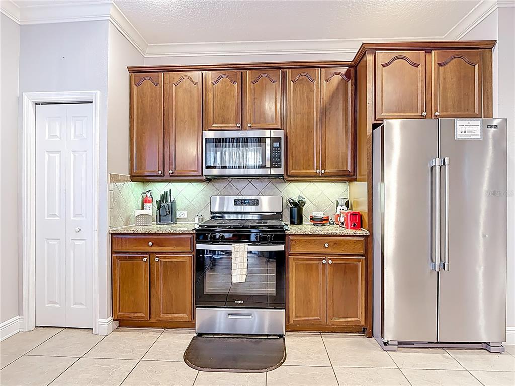 885 Assembly Court Reunion, FL 34747 - Photo 10 of 61