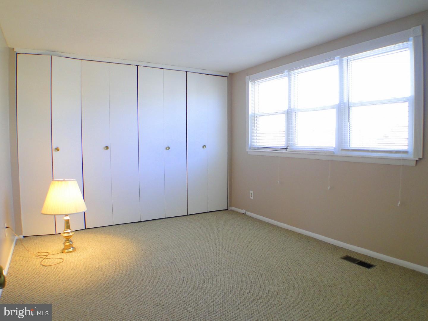 12137 Aster Road Philadelphia, PA 19154 - Photo 8 of 25