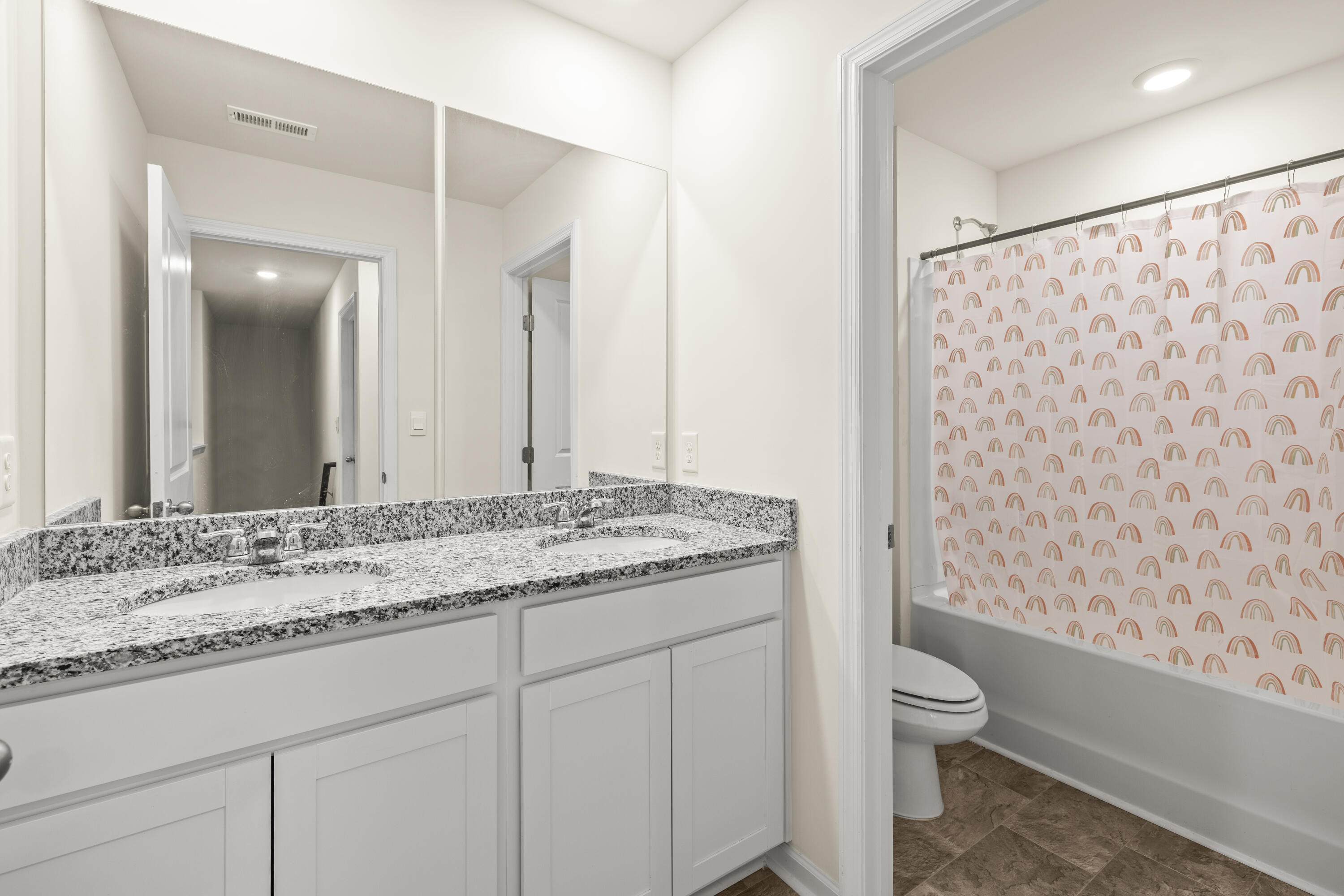 6599 Prickly Loop Ooltewah, TN 37363 - Photo 22 of 30 Bathroom