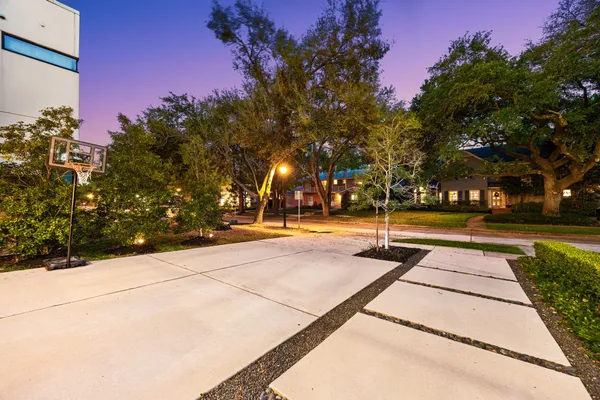 $3,000,000 | 2616 Fenwood Road, West University Place, TX 77005