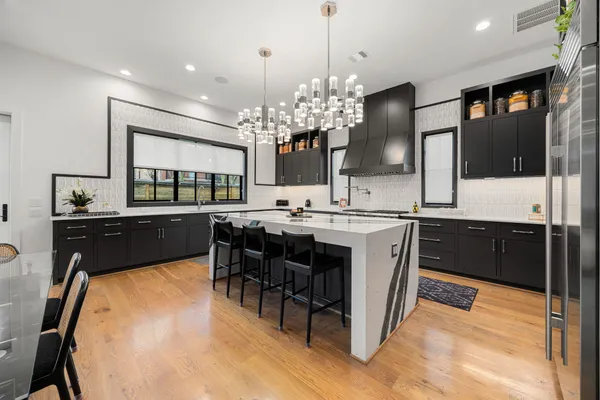 $3,000,000 | 2616 Fenwood Road, West University Place, TX 77005