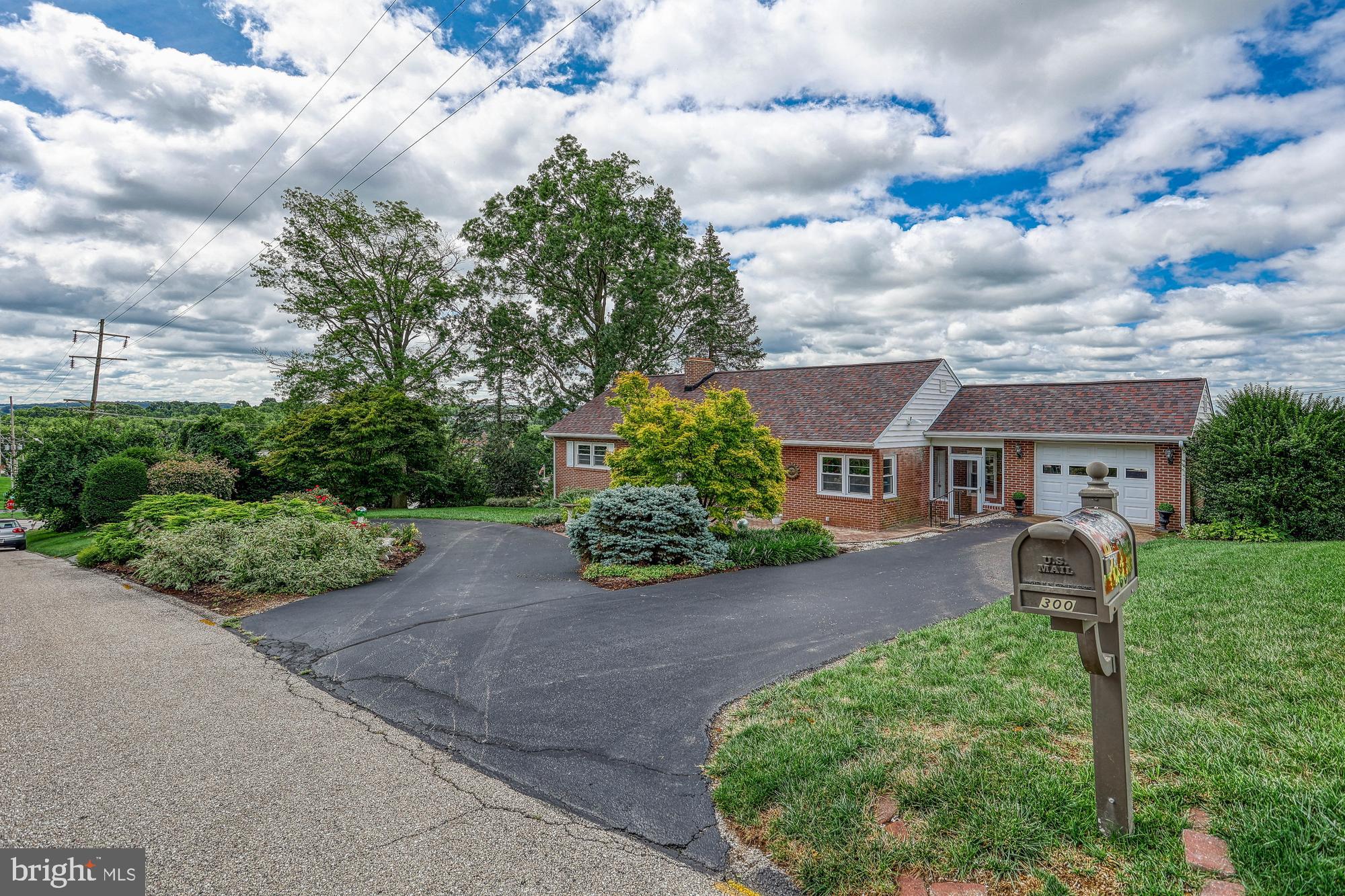 300 Richardson Road York, PA 17408 - Photo 2 of 36 2 drive ways