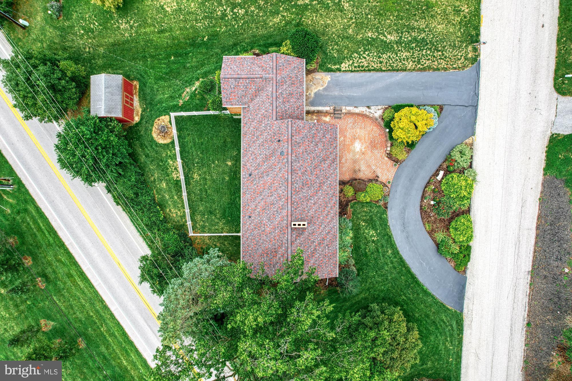 300 Richardson Road York, PA 17408 - Photo 4 of 36 Roof View