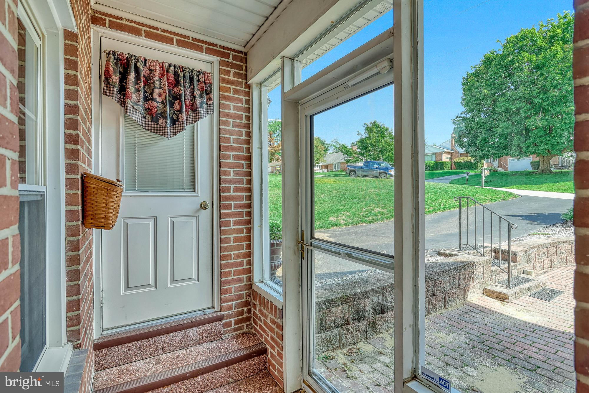 300 Richardson Road York, PA 17408 - Photo 33 of 36 Breezeway