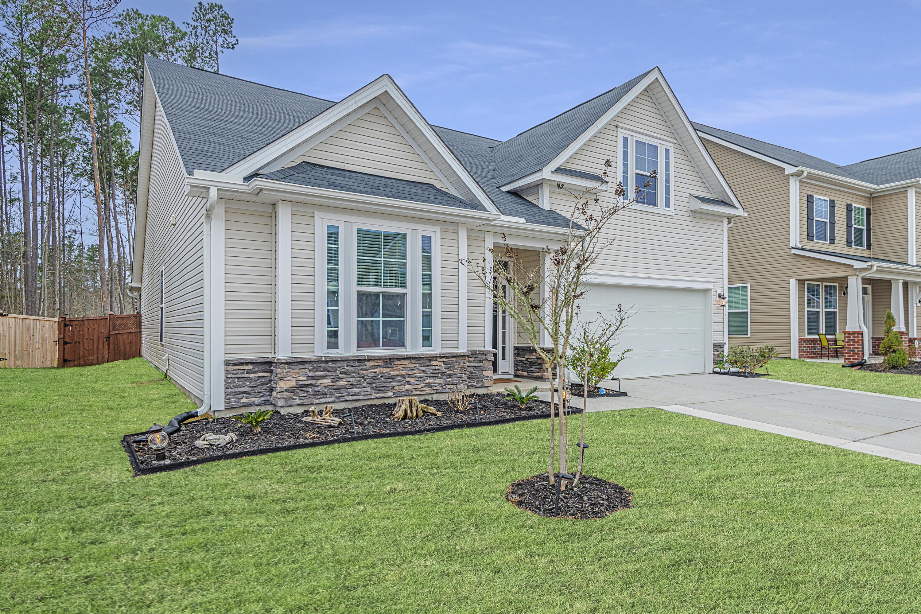 207 Spectrum Road Summerville, SC 29486 - Photo 2 of 33 207Spectrum02