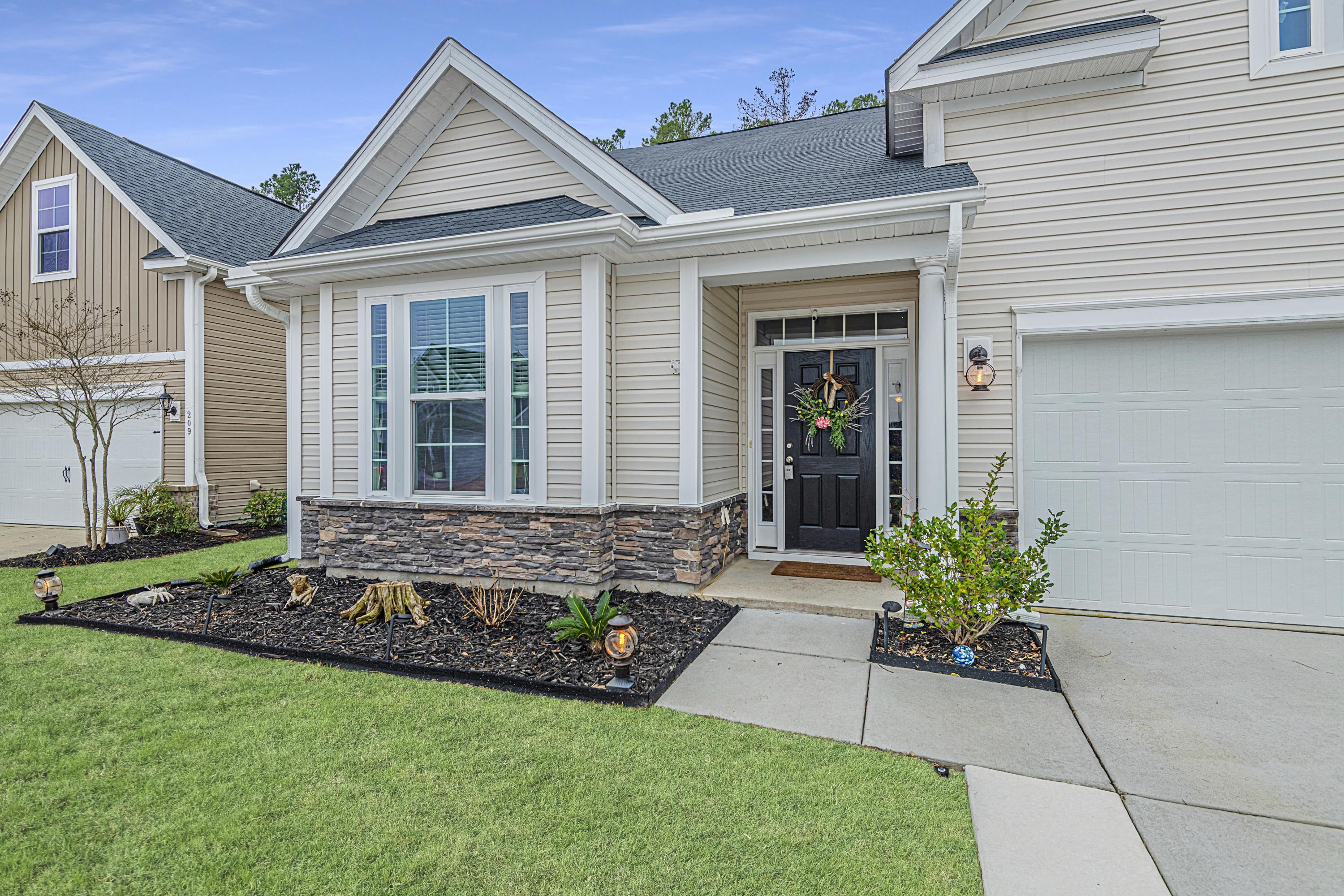 207 Spectrum Road Summerville, SC 29486 - Photo 3 of 33 207Spectrum03