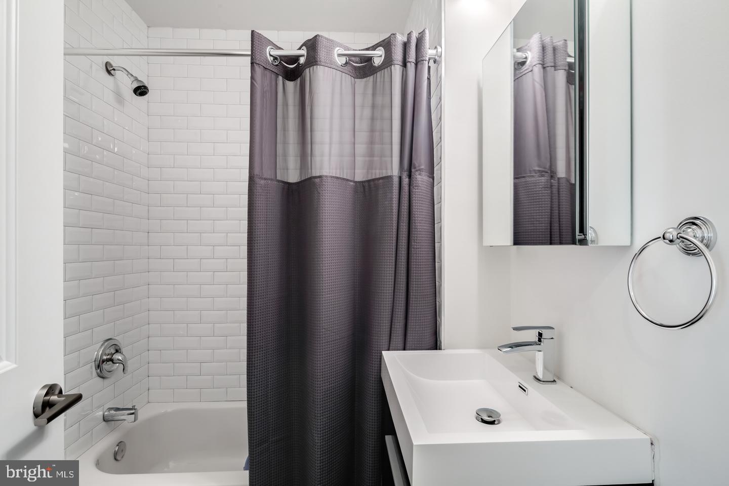 2304 Alter Street Philadelphia, PA 19146 - Photo 11 of 23