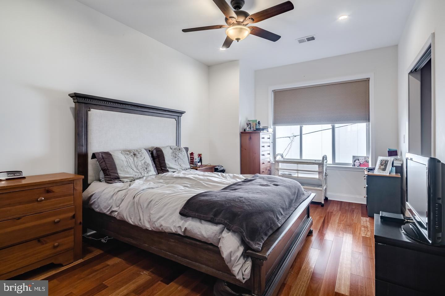 2304 Alter Street Philadelphia, PA 19146 - Photo 13 of 23