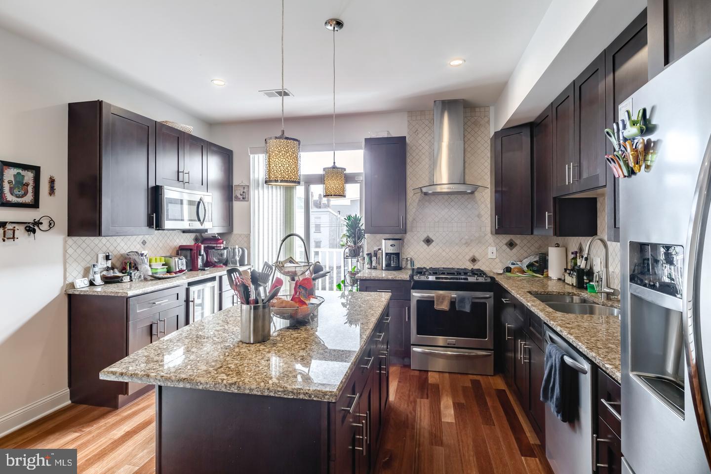 2304 Alter Street Philadelphia, PA 19146 - Photo 6 of 23