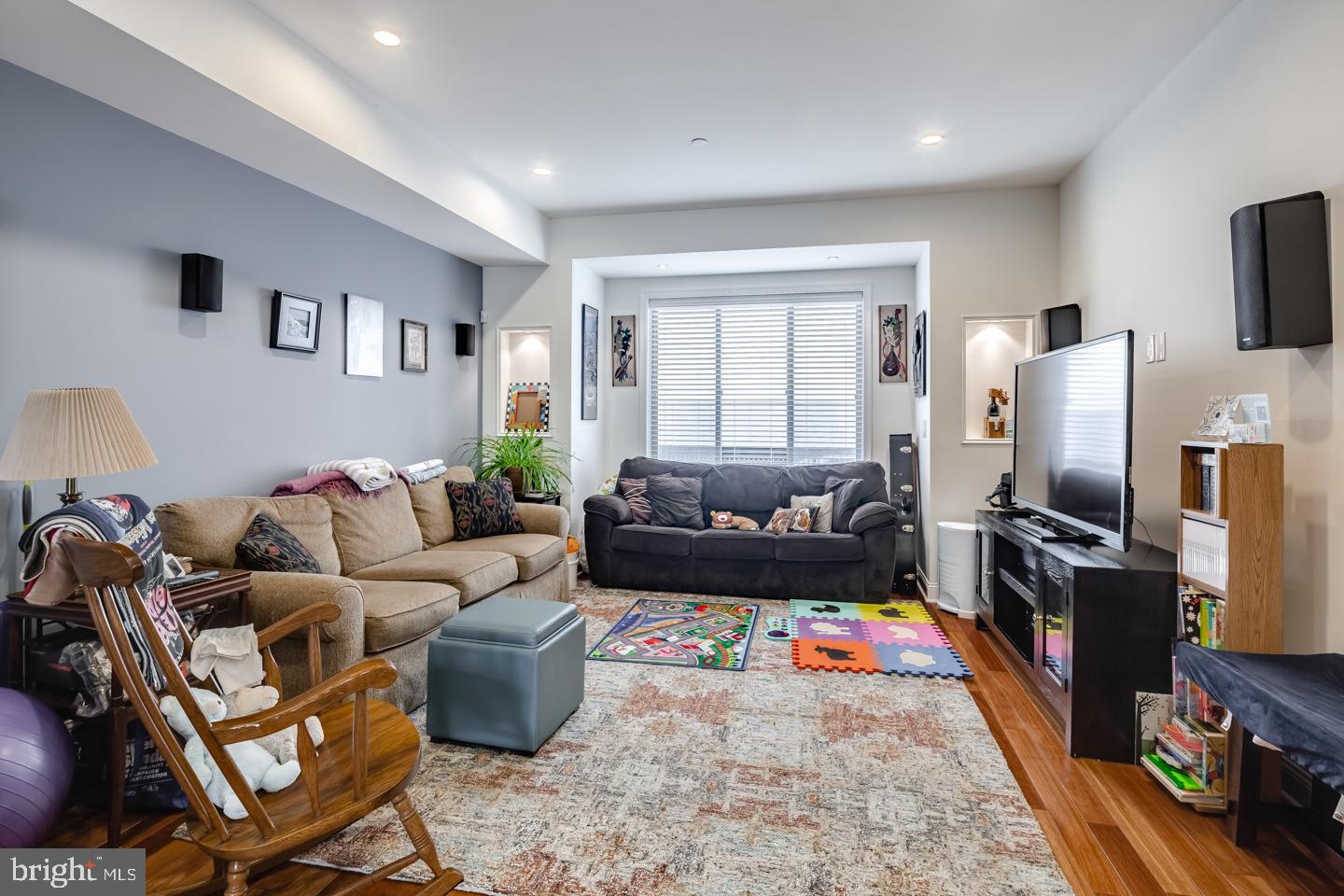 2304 Alter Street Philadelphia, PA 19146 - Photo 9 of 23