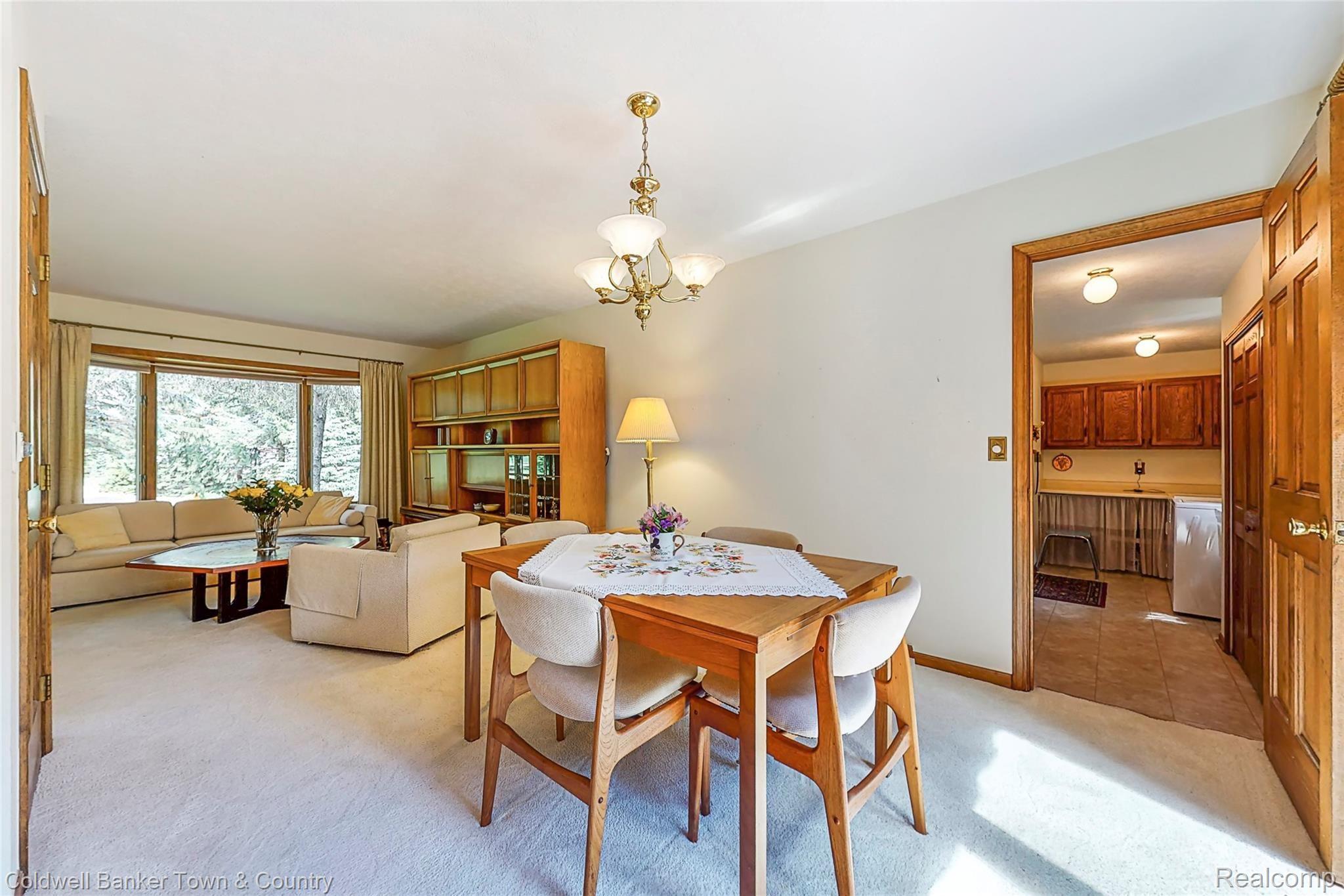 23350 Griswold Road South Lyon, MI 48178 - Photo 6 of 44 4.jpg