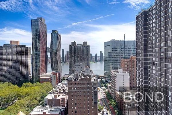 237 East 34th Street, Unit 706 Manhattan, NY 10016 - Photo 23 of 25 a view of city