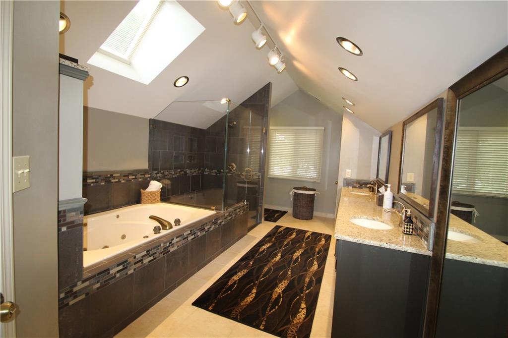 13613 Smokey Ridge Place Carmel, IN 46033 - Photo 9 of 23 Gallery Image 9