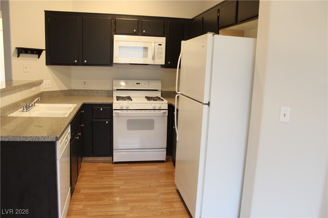 1881 West Alexander Road, Unit 2103 North Las Vegas, NV 89032 - Photo 4 of 14 KITCHEN WITH ALL APPLIANCES