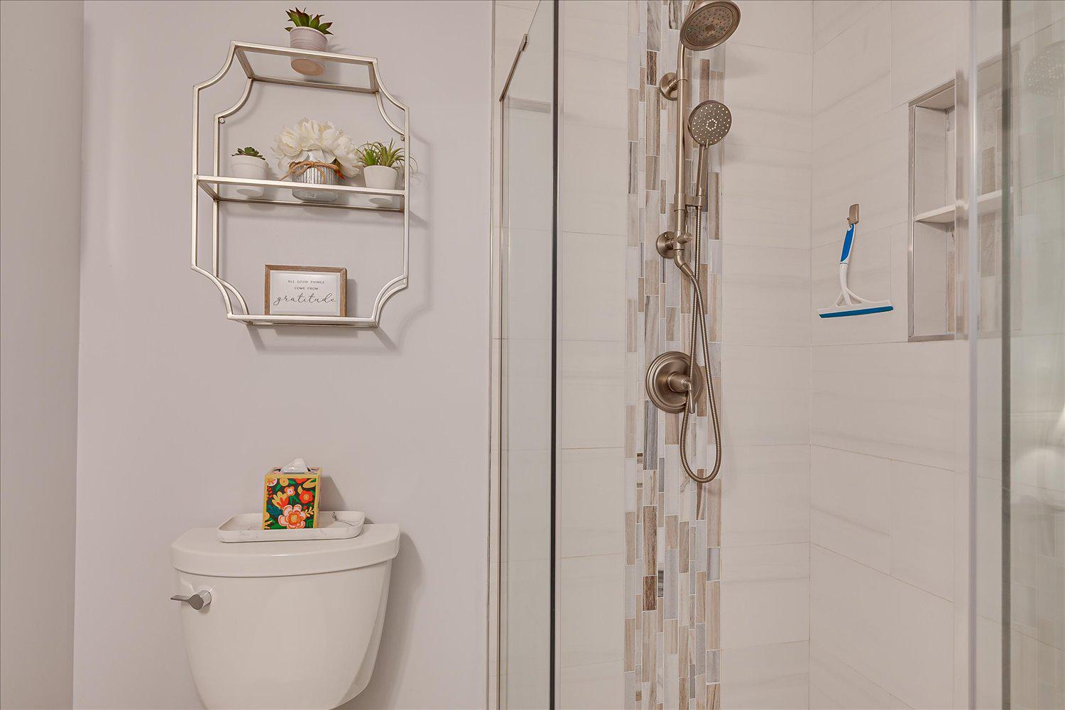 86 Albemarle Road Hamilton, NJ 08690 - Photo 28 of 49 Updated primary en suite w/modern finishes
