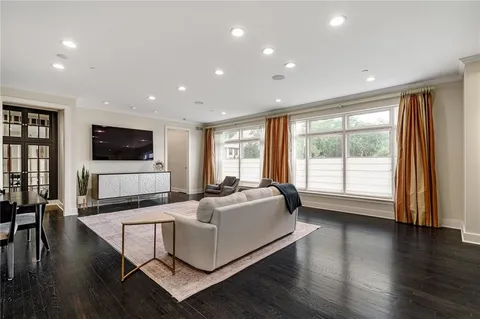 $695,000 | 400 West 49th Terrace, Unit 2032, Kansas City, MO 64112