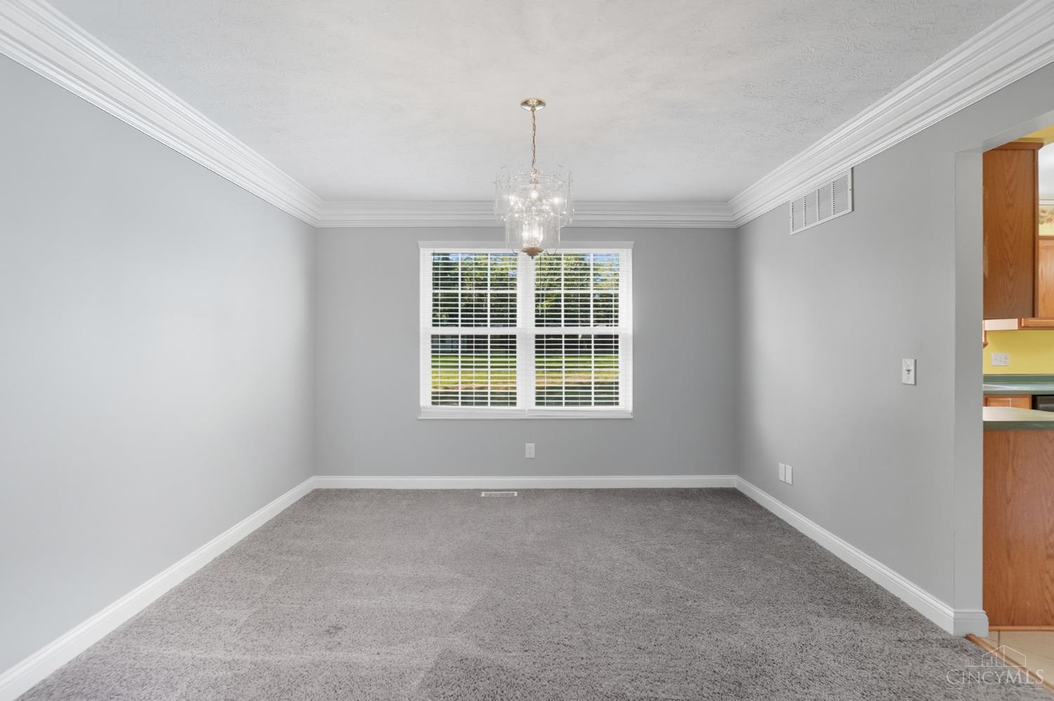 5285 Yeatman Road Cincinnati, OH 45252 - Photo 12 of 72