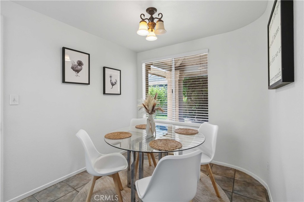 592 Fairfield Road Simi Valley, CA 93065 - Photo 12 of 39