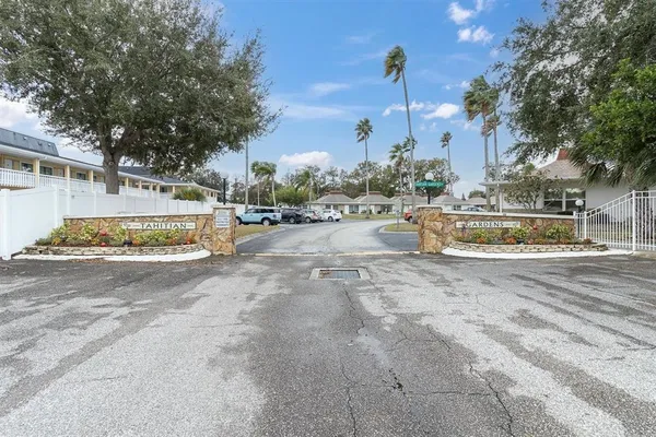 $1,100 | 4352 Tahitian Gardens Circle, Unit F, Holiday, FL 34691