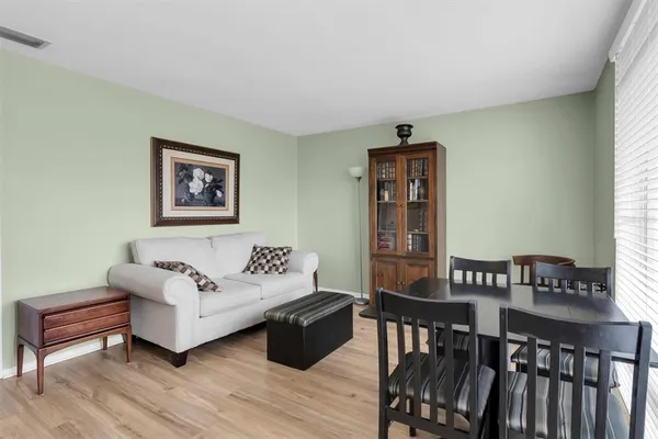 $1,100 | 4352 Tahitian Gardens Circle, Unit F, Holiday, FL 34691