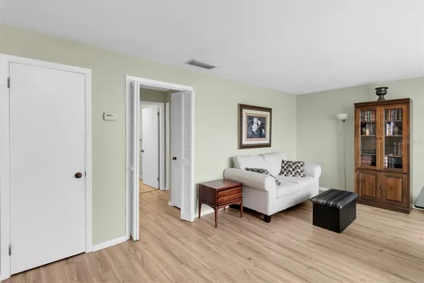 $1,100 | 4352 Tahitian Gardens Circle, Unit F, Holiday, FL 34691