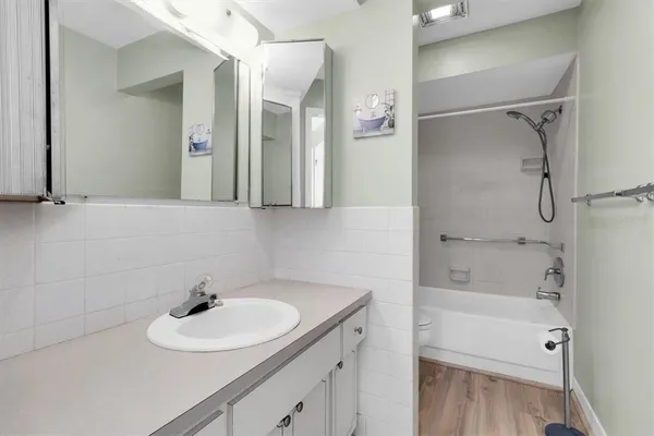 $1,100 | 4352 Tahitian Gardens Circle, Unit F, Holiday, FL 34691