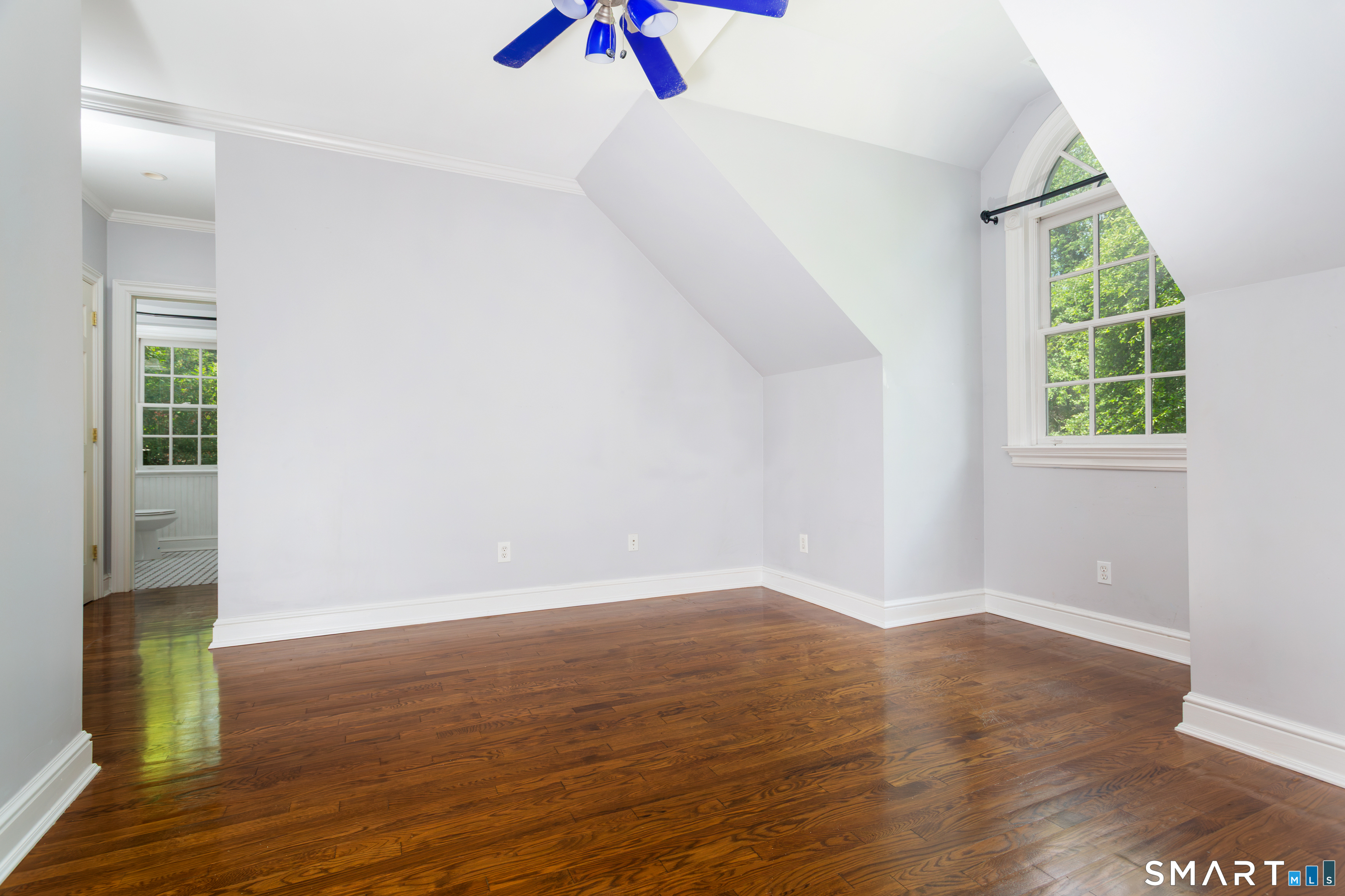 7 Old Hyde Road Weston, CT 06883 - Photo 33 of 40 Bedroom w/ en suite bath