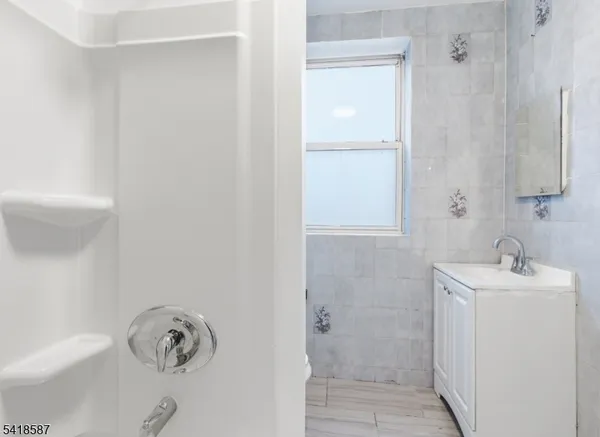 $2,000 | 5 Elm Street, Unit 3, Newark, NJ 07102