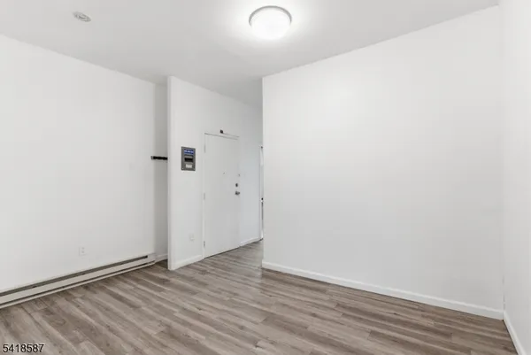$2,000 | 5 Elm Street, Unit 3, Newark, NJ 07102